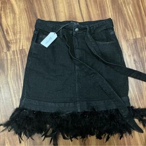 BNWT TWELVE By Ontwelfth Women Black Denim Skirt With Feathers Size S